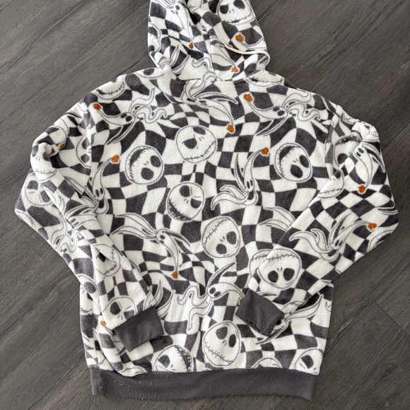 Disney Jack Skellington Sz M Fuzzy White Ultra Soft Plush Long Sleeve Pullover - Picture 6 of 6